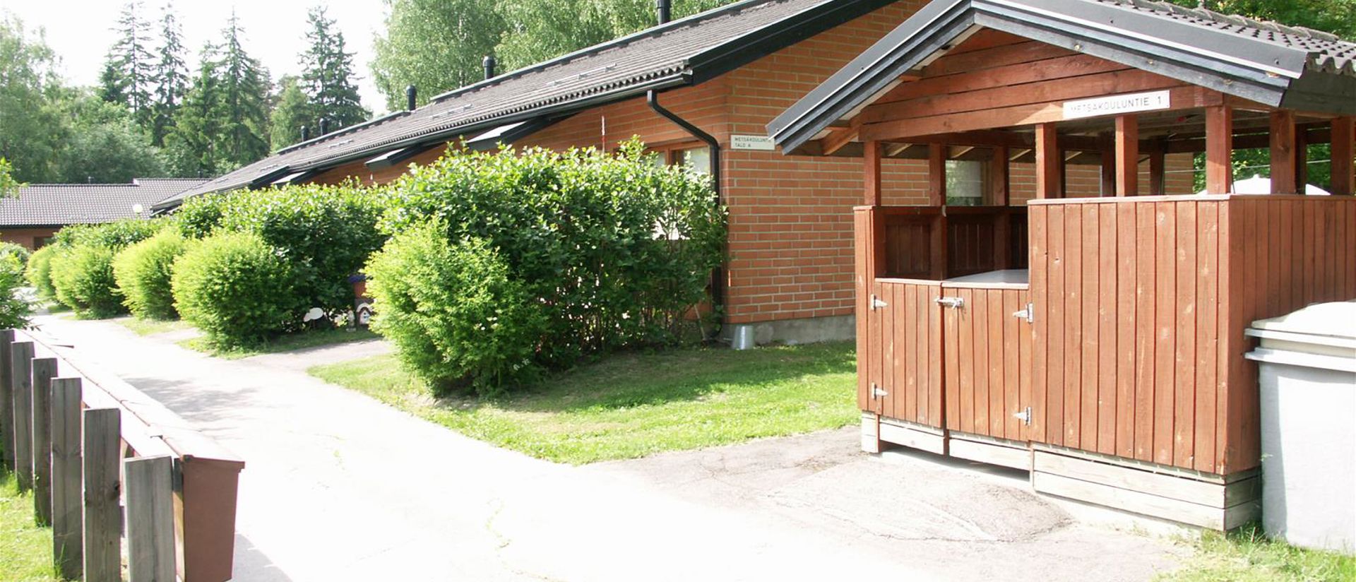 Metsäkouluntie 1, rivitalo